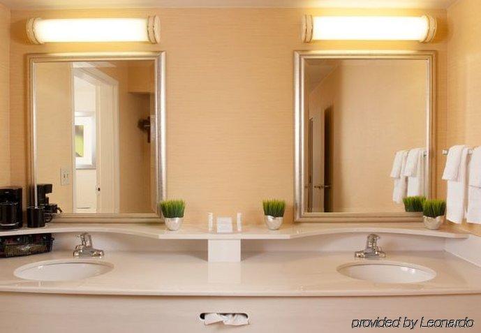 Courtyard By Marriott Charlotte Gastonia Hotell Exteriör bild